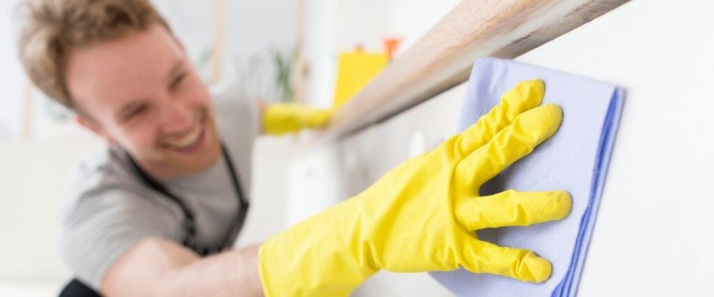 How to clean your dirty walls?